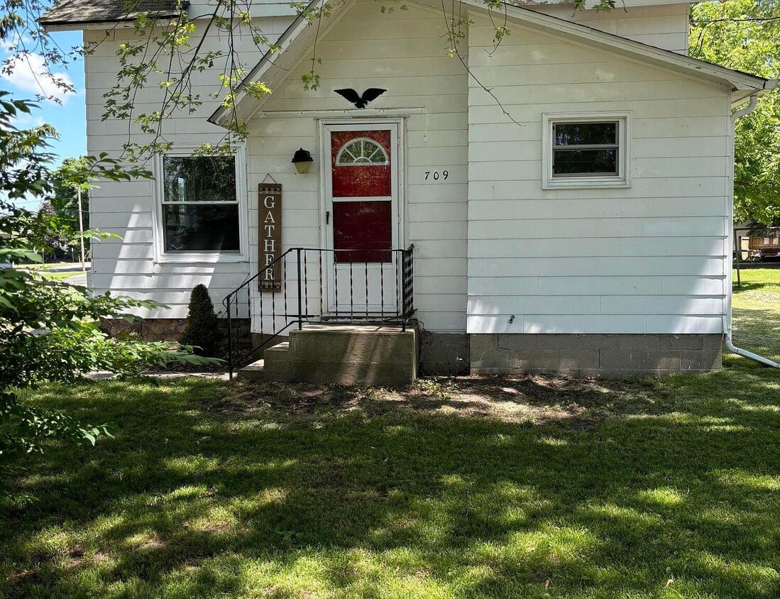 Primary Photo - Four Bedroom, Two Bathroom House