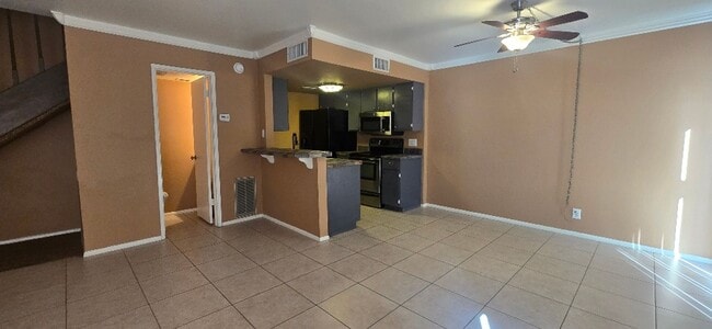 Building Photo - uccdob