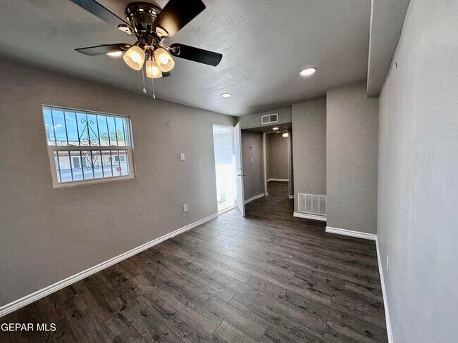 Foto del edificio - 4808 N Stevens St
