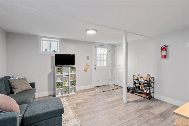 Building Photo - 29 Hooker Ave