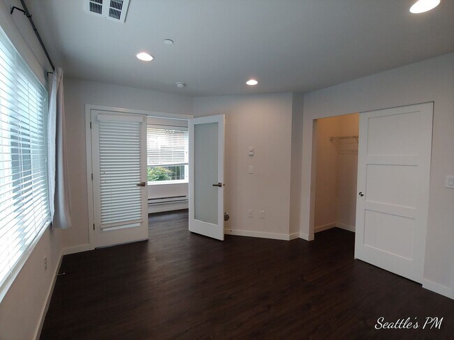 Foto del edificio - Contemporary Home in Bryant for Rent!