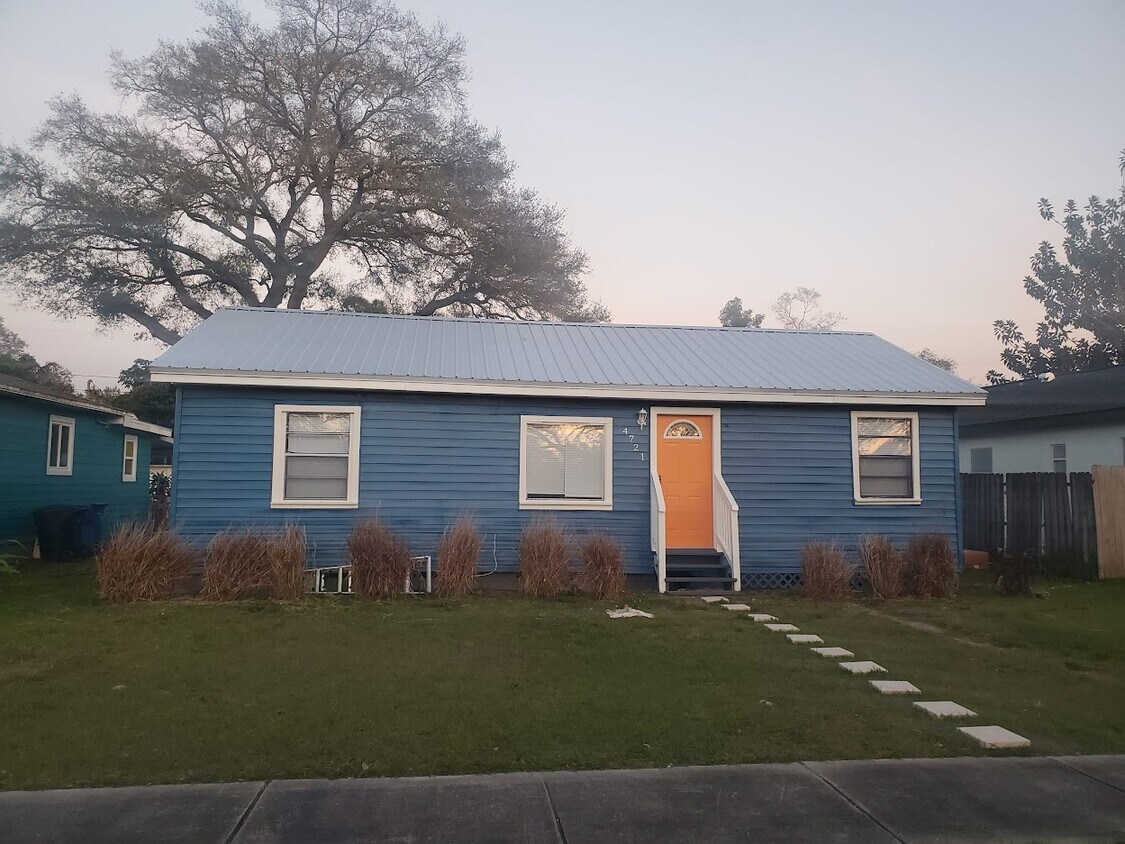 Foto principal - 4721 23rd St N