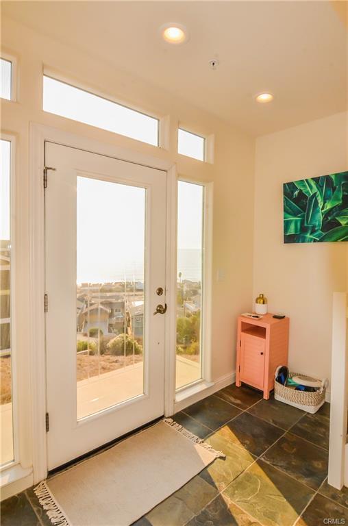 Entrance - 520 Chaney Ave