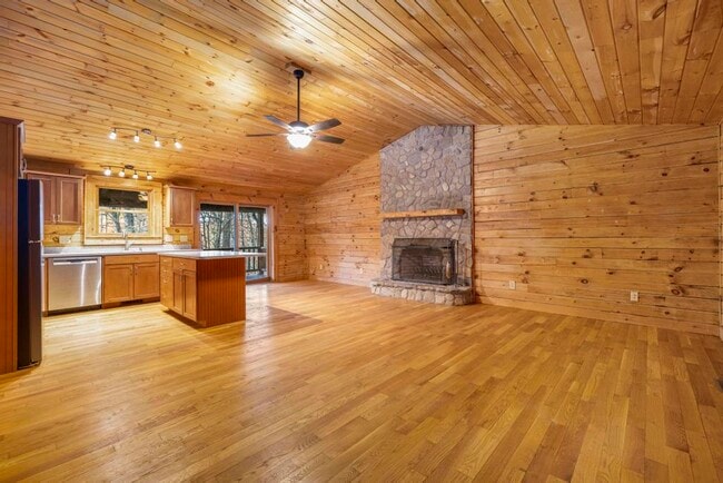Building Photo - 338 Cherokee Cir