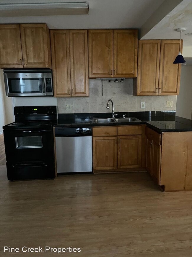 Building Photo - 3 br, 1.5 bath House - 3658 Bainbridge