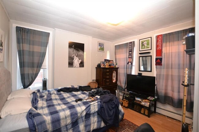 Building Photo - 309 3rd St