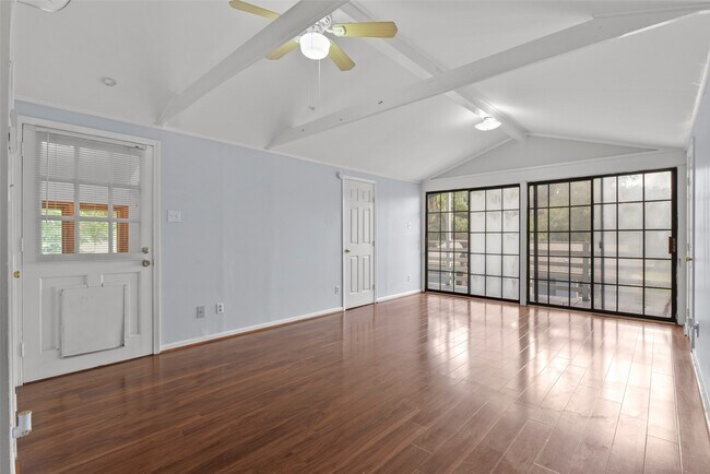 Foto del edificio - 950 Lamonte Ln