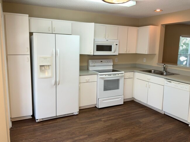 Building Photo - 28628 Seashell Ct