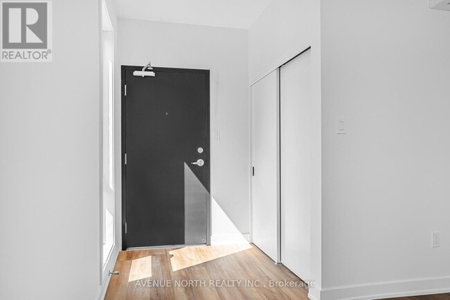 Building Photo - 391-391 Dieppe St