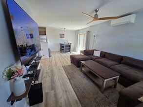 Building Photo - 50 Kihalani St