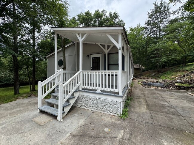 Building Photo - Private 3/2.5 Home with bonus room- $1,895
