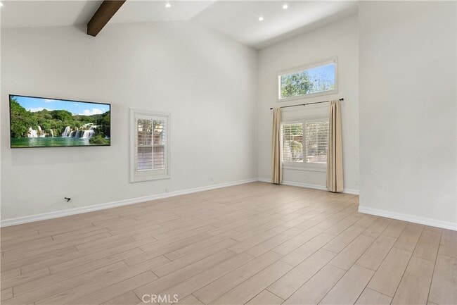 Building Photo - 28501 El Sur