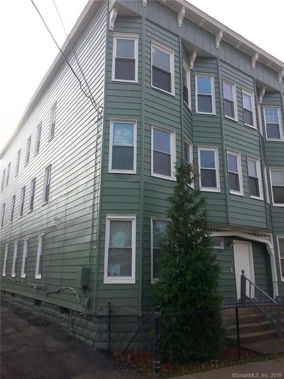 Building Photo - 497 Grand St