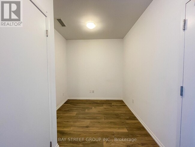 Building Photo - 540-540 Bur Oak Ave