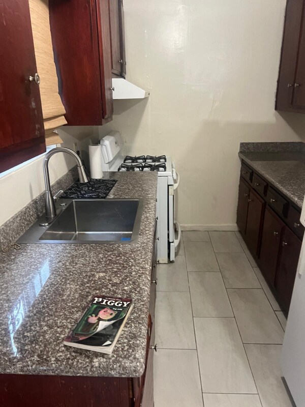 Foto del edificio - 1049 47th St