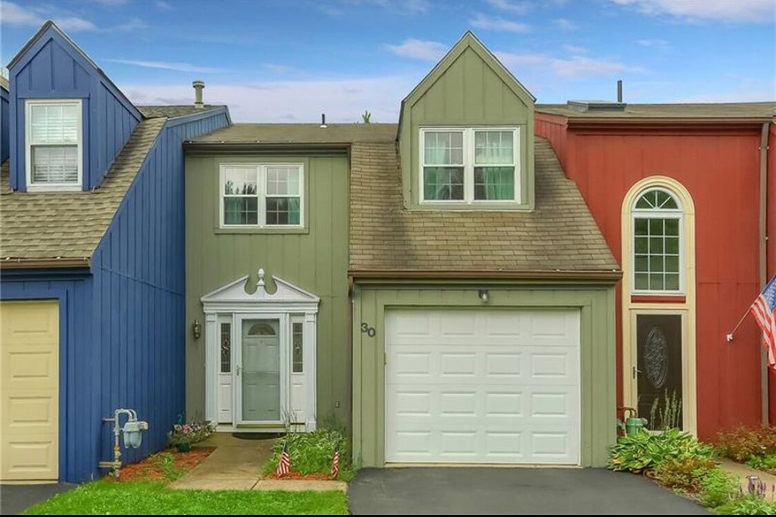 30 Monmouth Dr, Cranberry Township, PA 16066 Townhome Rentals in