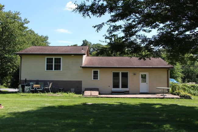 Building Photo - 2462 Camp Rd