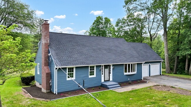 Foto del edificio - 890 Copper Hill Rd