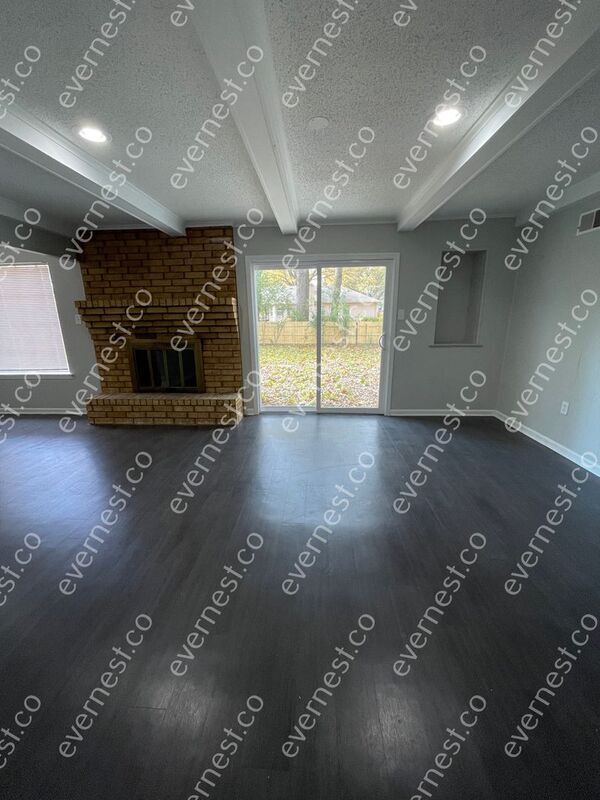 Foto del edificio - 3421 Fox Meadows Rd