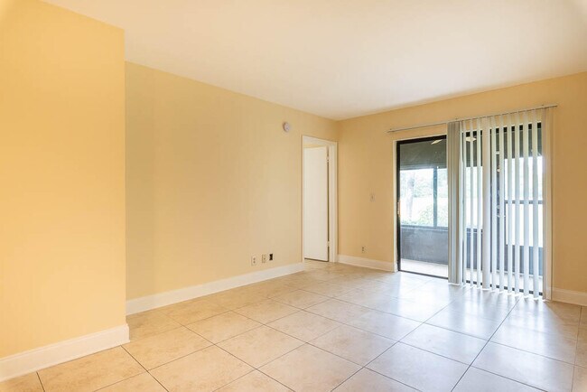 Building Photo - 7101 Golf Colony Ct