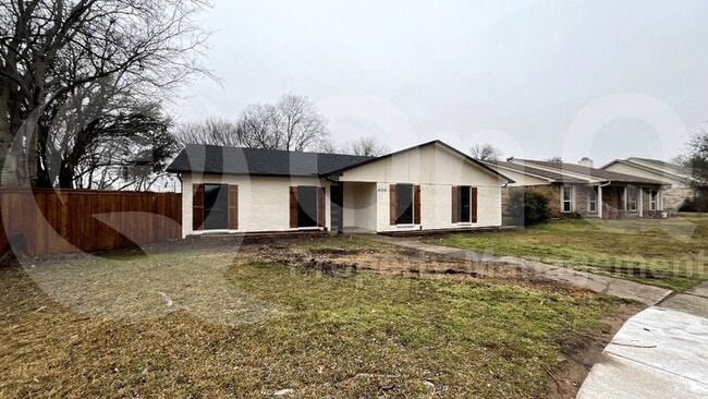 Building Photo - 4105 Aralia St