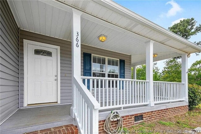 Foto del edificio - 366 Colonial Hills Dr
