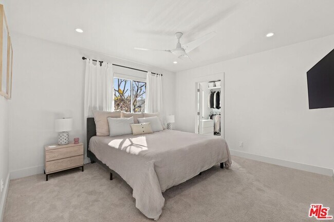 Foto del edificio - 1299 S Sycamore Ave