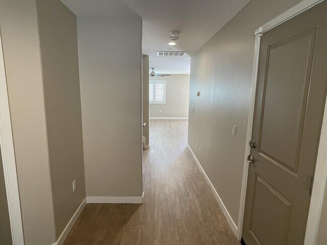 Building Photo - 8637 Fanita Dr