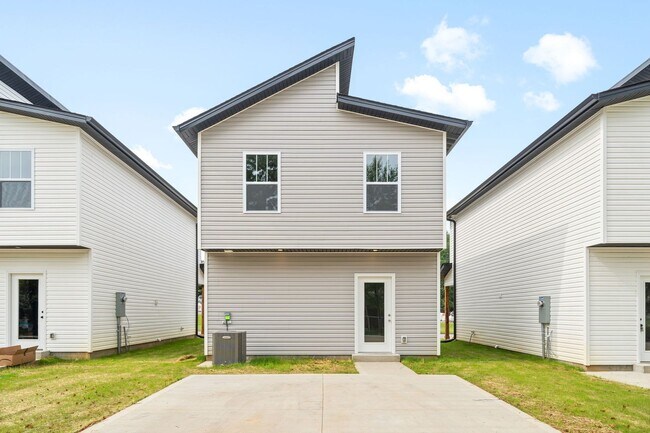 Building Photo - Nashville-Style Single Family Homes in Cla...