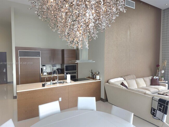 Foto del edificio - 495 Brickell Ave