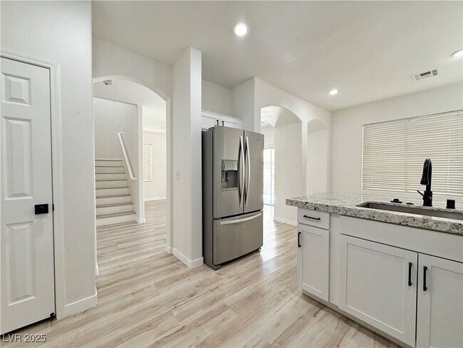 Building Photo - 7976 Cook Islands Ct
