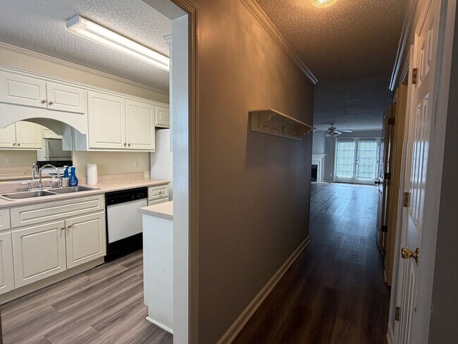 Foto del edificio - 4420 Misty Cove Ct