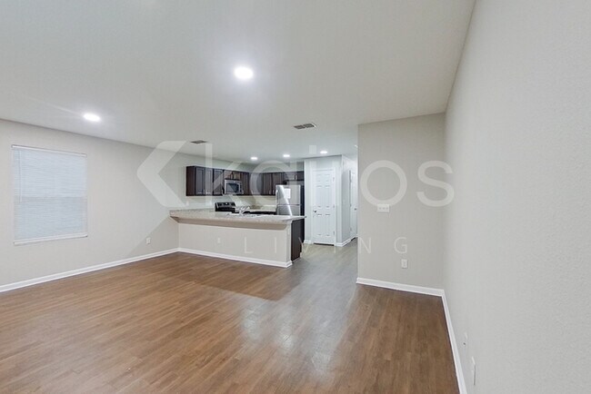 Foto del edificio - 1335 Mull St