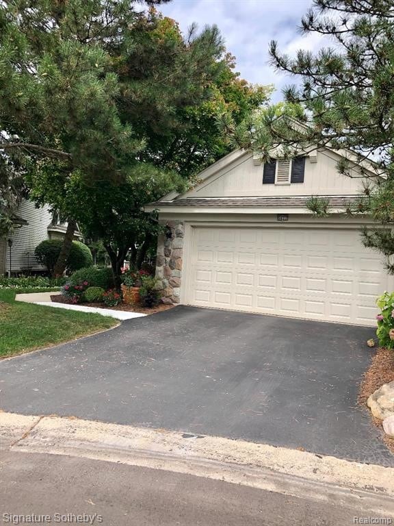 Primary Photo - 6012 Danbury Ct