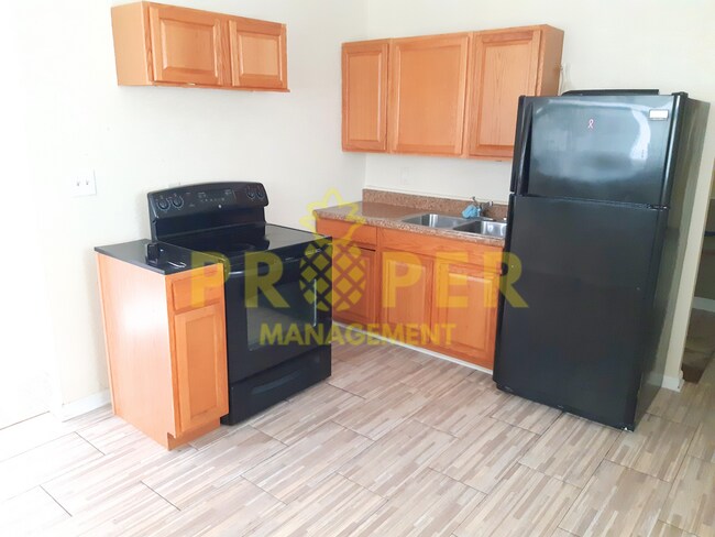Building Photo - very nice 3 bedrooms Brick Ranch