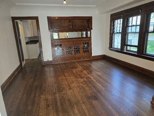 Foto del edificio - 3246 S Indiana Ave