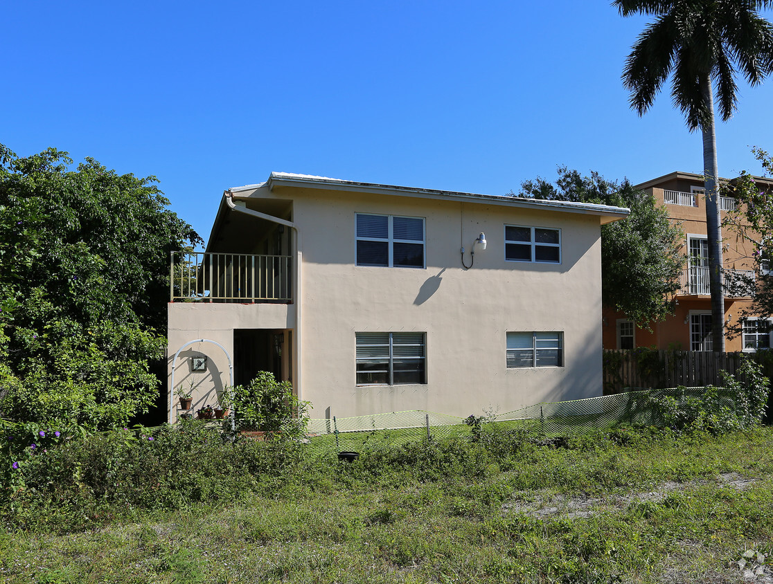 Building Photo - Wilton Hollow