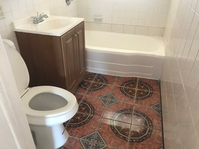 Bathroom - 1390 N Los Robles Ave
