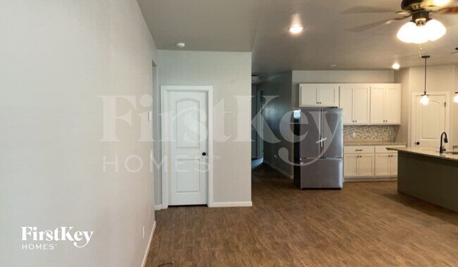 Foto del edificio - 16716 Doyle Dr