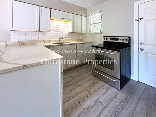 Building Photo - 1160 Comanche St