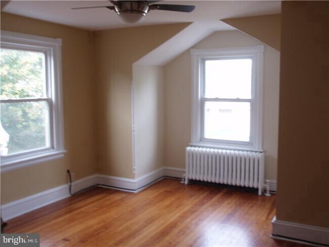 Foto del edificio - 608 W 20th St