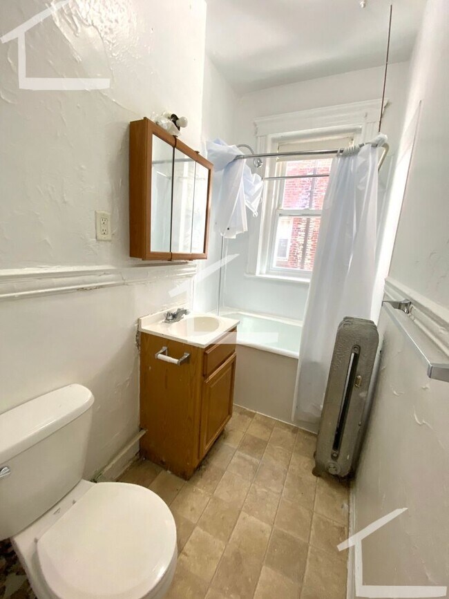 Building Photo - 15 Walbridge St