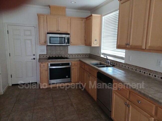 Building Photo - 213 Moscato Ct