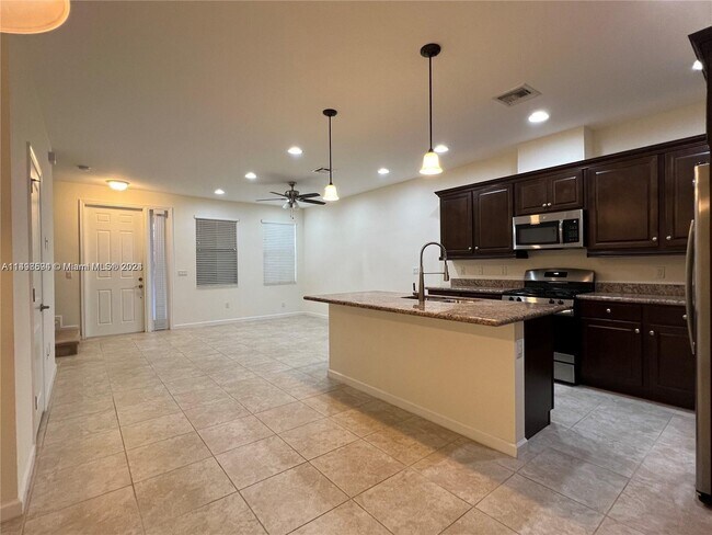 Foto del edificio - 12541 NW 32nd Manor