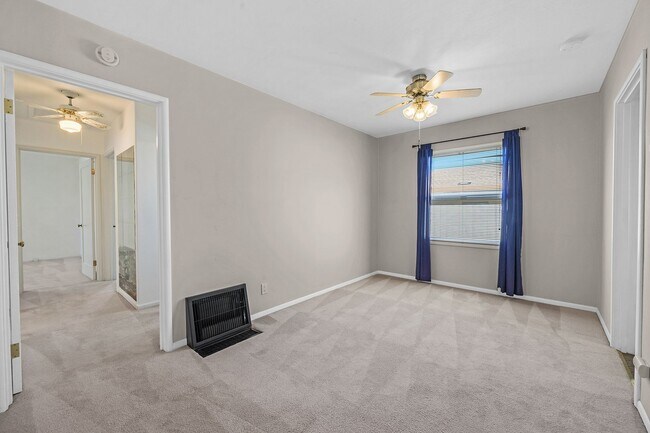 Building Photo - Charming 3-bedroom, 1-bathroom home nestle...