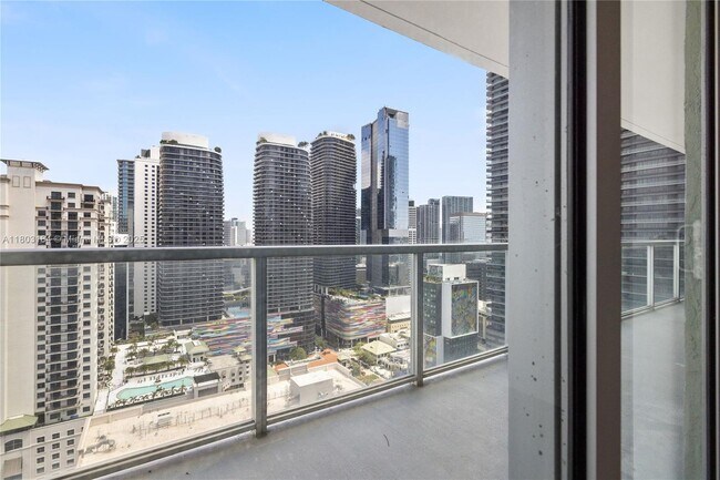 Foto del edificio - 1111 SW 1st Ave
