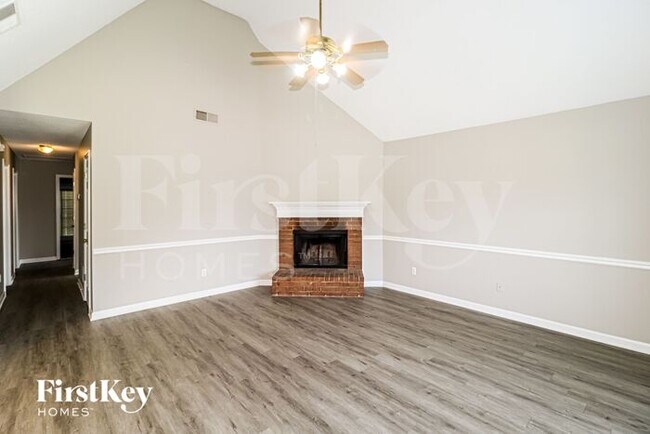 Foto del edificio - 6856 Meadow Chase Ln