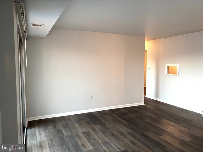 Foto del edificio - 9 DOVER HALL