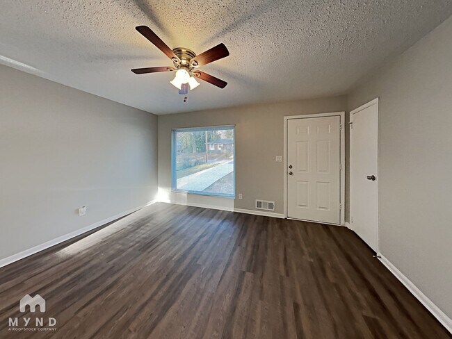 Foto del edificio - 8297 Attleboro Dr