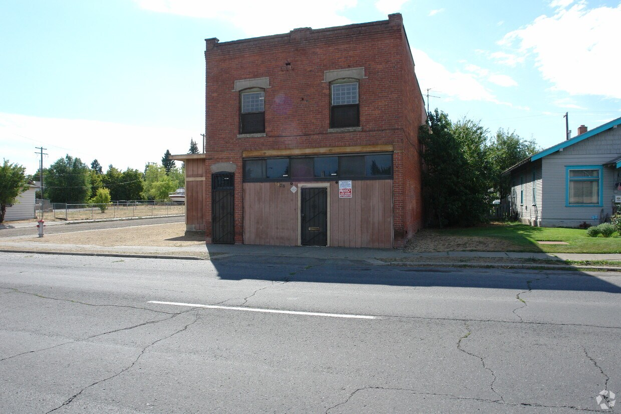 Building Photo - 1928 E 3rd Ave